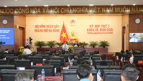 Ông Huỳnh Đức Thơ, Chủ tịch UBND TP Đà Nẵng giải trình tại phiên chất vấn