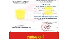 Không có chứng chỉ đấu thầu, huyện vẫn cho làm chuyên gia