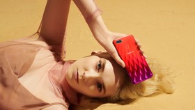 OPPO F9 với màu sắc ấn tượng