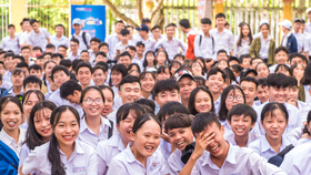 Các bạn học sinh hào hứng với một buổi Hi school chia sẻ tâm lý tuổi học đường