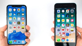 iPhone X cũ cùng được đặt lên bàn cân với iPhone 7 Plus mới