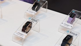Charge 3 mới được chế tạo từ các vật liệu nhẹ, đặc biệt thiết bị sử dụng lớp vỏ nhôm Aluminium