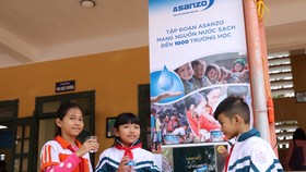 Máy lọc nước Asanzo được trao cho các trường học