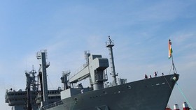 In Indian naval ship (Photo: Sggp)