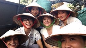 A scene in the film "Thi Mai"