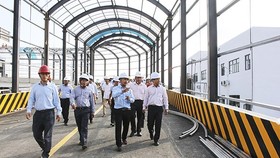 Officials visit the waste-to-energy plant in Can Tho on October 15 (Photo: baocantho.com.vn)