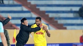 Nam Định có chiến thắng bất ngờ trên sân nhà. Ảnh: MINH HOÀNG