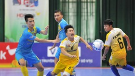 Sahako bất ngờ bị Sanna Khánh Hòa cầm chân. Ảnh: Nguyễn Nhân