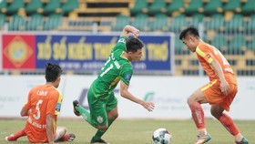Cần Thơ đã không vượt qua được trận cầu "6 điểm" với Phù Đổng. Ảnh: DƯƠNG THU