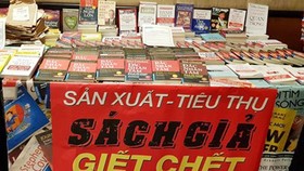 Đề nghị xử hình sự hành vi in lậu sách