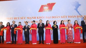 Khai mạc triển lãm trưng bày các hình ảnh của MTTQ Việt Nam trong nhiệm kỳ 2014 - 2019. Ảnh: mattran