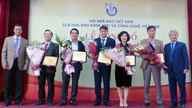 Representatives of some selected scientific – technological events in the announcement ceremony on December 25. Photo by T.B