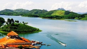 According to the master plan, Thac Ba Lake will become a national tourism site with 380,000 visitors by 2025 and 1 million by 2030 (Photo: baochinhphu.vn)