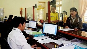 The Ministry of Home Affairs (MoHA) is collecting opinions on a new law which would amend a number of articles of the Law on Cadres and Civil Servants (2008) and the Law on Public Employees (2010).(Source: phapluatxahoi.vn)
