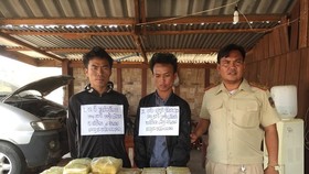 The suspects were arrested with 118,000 meth pills (Photo: VNA)