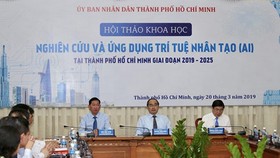 Secretary of HCMC Party Committee Nguyen Thien Nhan and Chairman of HCMC People’s Committee Nguyen Thanh Phong chaired the conference. Photo by Hoang Hung