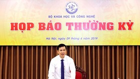 Deputy Minister Bui The Duy chaired and delivered his speech in the press conference. Photo by T.B