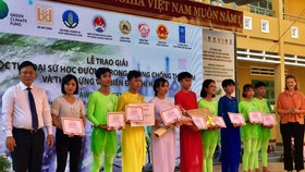 At the award ceremony (Photo: Coutersy of UNDP)
