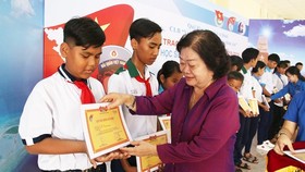 Scholarship encourages ethic indigenous students