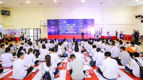 Students taking part in the activities of the VinUni STEME Day