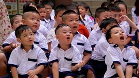 First graders at the first day of the new school year (Photo: SGGP)