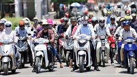 HCMC, Southern region swelter in record-breaking heatwave
