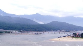 A part of Lang Co Bay seen from Hai Van Pass