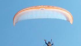 Quang Ngai kicks off Int’l Paragliding Championship for first time
