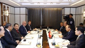 At the meeting between Vietnamese Prime Minister Nguyen Xuan Phuc and leaders of Thailand's major groups (Photo: VNA)