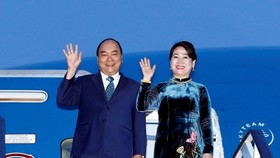 Prime Minister Nguyen Xuan Phuc and his spouse (Photo: VNA)