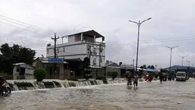 Unstoppable downpours and flash flood triggered serious flooding, landslide and interrupted traffic in localities in recent days