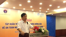 PGS.TS Lương Ngọc Khuê – Cục trưởng Cục Quản lý khám chữa bệnh phát biểu tại hội thảo