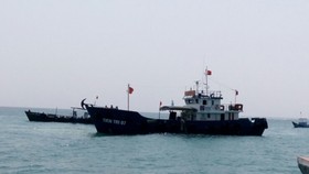 Quảng Ngãi: Tàu Tiên tri 07 đã đưa 30.000 lít xăng đến đảo Lý Sơn