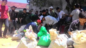 Quảng Ngãi: Bắt giữ khẩn cấp 2 vợ chồng, tịch thu tang vật hàng ngàn kíp nổ, chất nổ