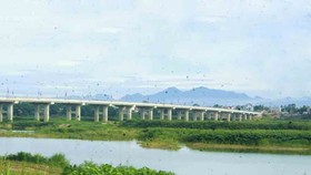Cầu Thạch Bích có tổng chiều dài hơn 2,4km