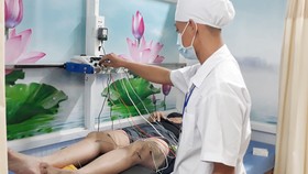 Phát triển nền y học tự cường của dân tộc