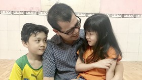 Người cha của hơn 60 đứa trẻ
