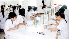 Sinh viên Trường Đại học Y dược Cần Thơ trong giờ học. Ảnh: LÊ ĐÌNH
