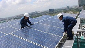 Trên 1.400 khách hàng lắp đặt điện mặt trời áp mái