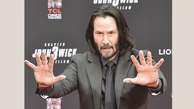 Keanu Reeves in dấu tay, chân tại Hollywood
