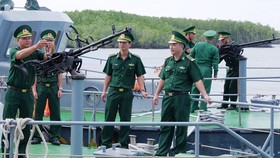 Thủ trưởng, Bộ Chỉ huy Biên phòng TPHCM kiểm tra trang thiết bị, sẵn sàng chiến đâu trên các tàu của Hải đội 2, Bộ đội Biên phòng TP