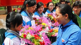Chiến sĩ Mùa hè xanh Trường Đại học Kỹ thuật Công nghệ TPHCM được kết nạp Đảng tại tỉnh Bến Tre