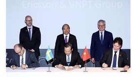 Lễ ký kết hợp tác giữa VNPT và Ericsson diễn ra trong khuôn khổ chuyến thăm chính thức Thụy Điển của Thủ tướng Nguyễn Xuân Phúc và đoàn cấp cao Việt Nam