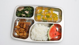 Chuẩn hóa thực đơn bán trú cho học sinh tiểu học ở Bắc Giang