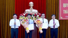 Đà Nẵng công bố quyết định về công tác cán bộ ở Hòa Vang và Cẩm Lệ