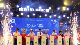 Cắt băng lễ khai mạc Hội sách Sơn Trà