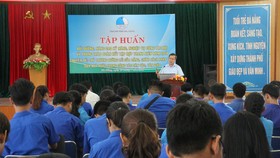 PGS-TS Ngô Văn Minh, Trưởng khoa dân tộc và tôn giáo Học viên Chính trị khu vực 3 giảng dạy về chủ trương, đường lối của Đảng, chính sách pháp luật của nhà nước trong công tác dân tộc, tôn giáo