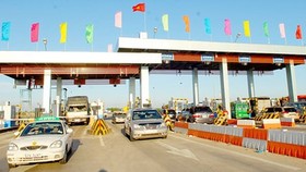 The tollbooth in HCMC-Trung Luong Expressway (Photo: SGGP)