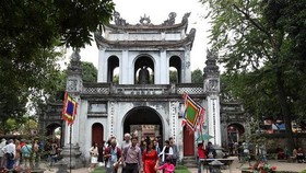 Tourists visit Temple of Literature in Hanoi (Source: VNA)