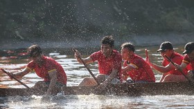 Traditional boat racing festival open in Thua Thien-Hue